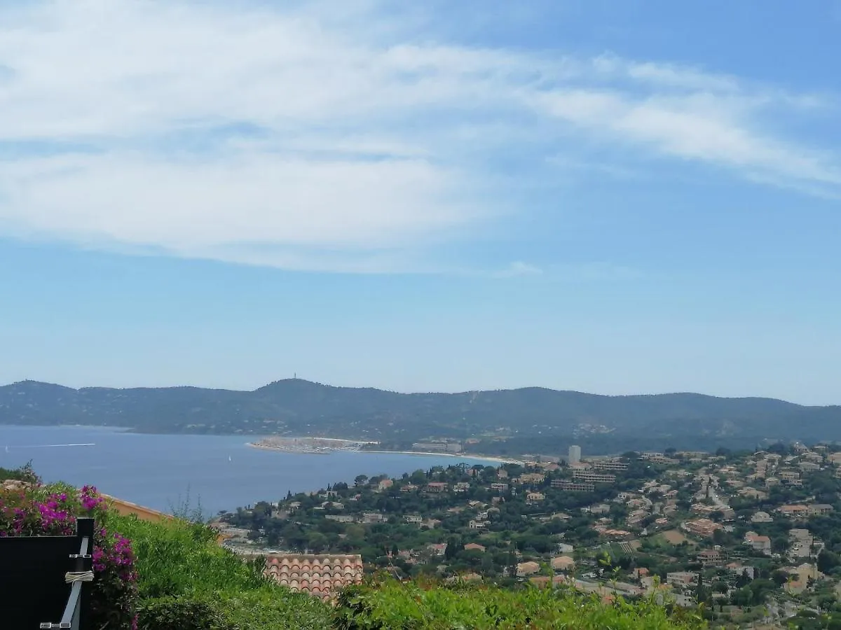 Appartement Vue panoramique exceptionnelle à Le Lavandou